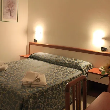 Morena Hotel 2*